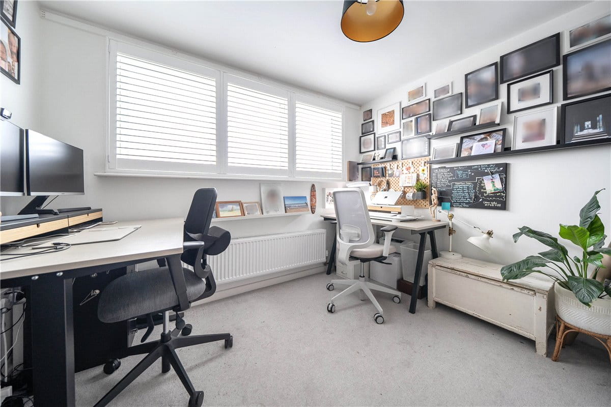 4 bedroom house, Ducks Meadow, Marlborough SN8 - Available