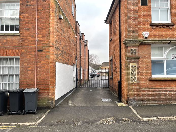  bedroom , The Parade, Marlborough SN8 - Sold STC