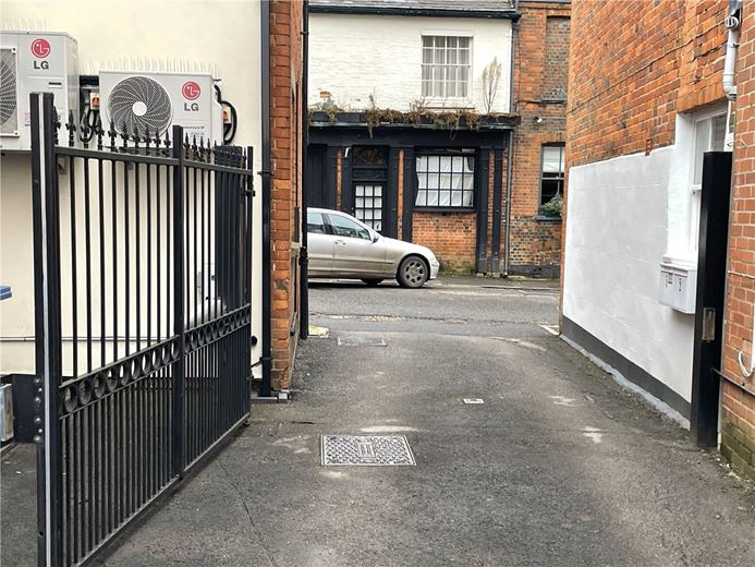  bedroom , The Parade, Marlborough SN8 - Sold STC