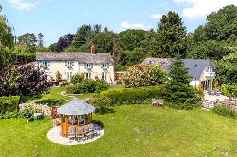 4 bedroom house, Pall Mall, Burbage SN8 - Available