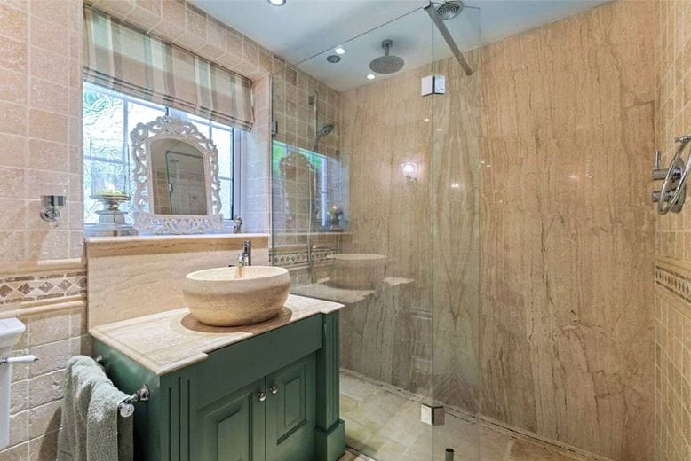 4 bedroom house, Pall Mall, Burbage SN8 - Available