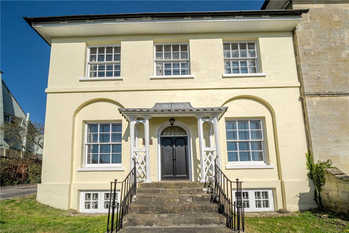 2 bedroom house, The Green, Marlborough SN8 - Available