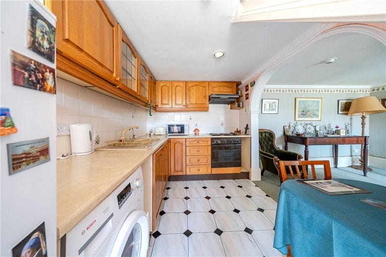 2 bedroom house, The Green, Marlborough SN8 - Available