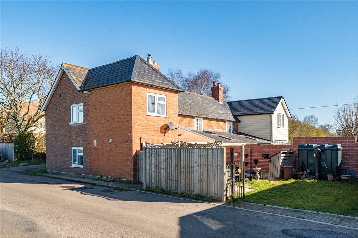 2 bedroom cottage, Broad Street, Beechingstoke SN9 - Available
