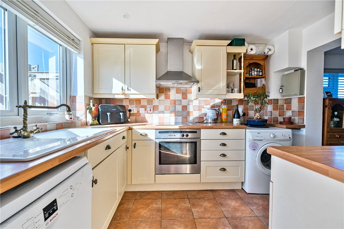 2 bedroom cottage, Broad Street, Beechingstoke SN9 - Available