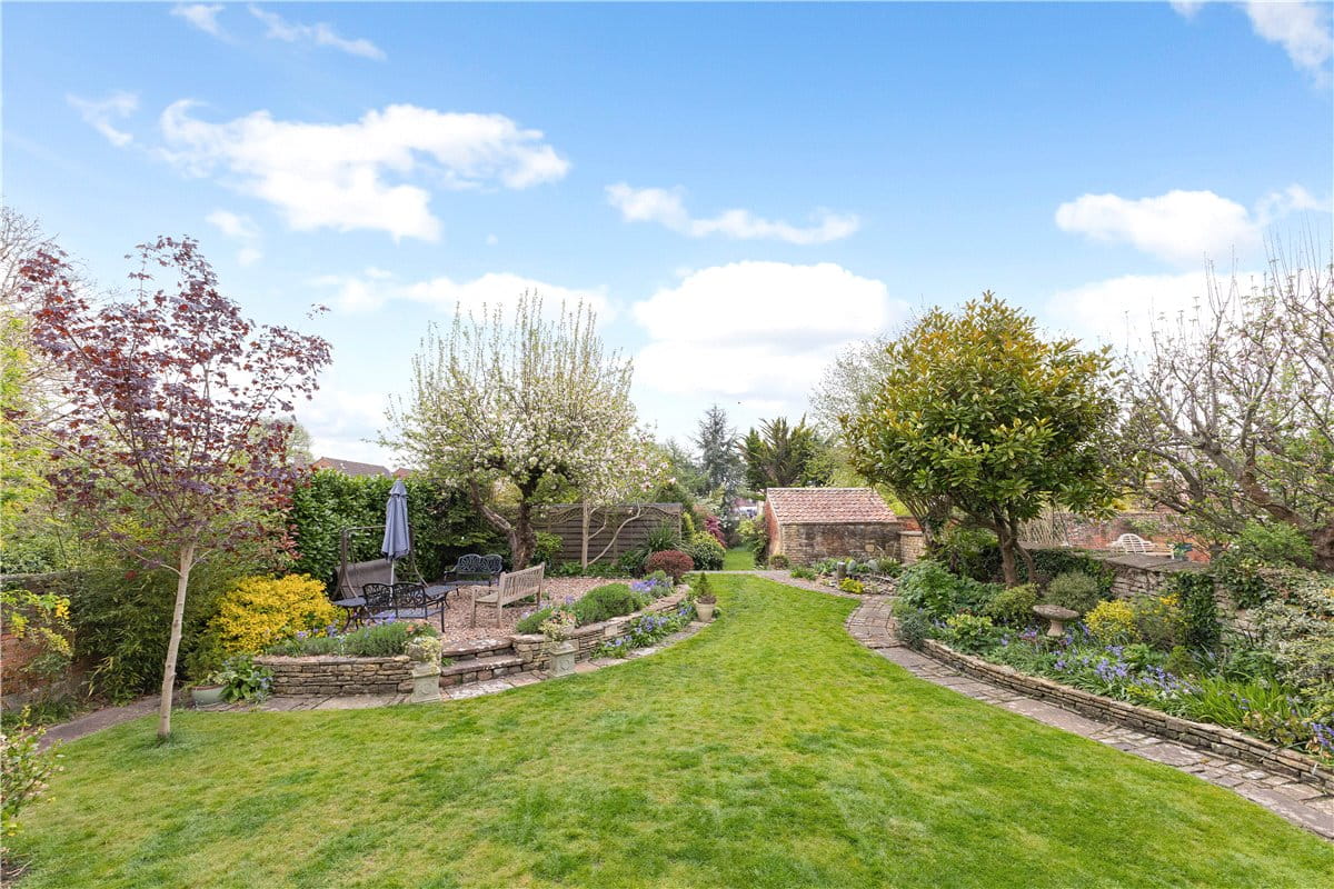 6 bedroom house, The Green, Calne SN11 - Sold