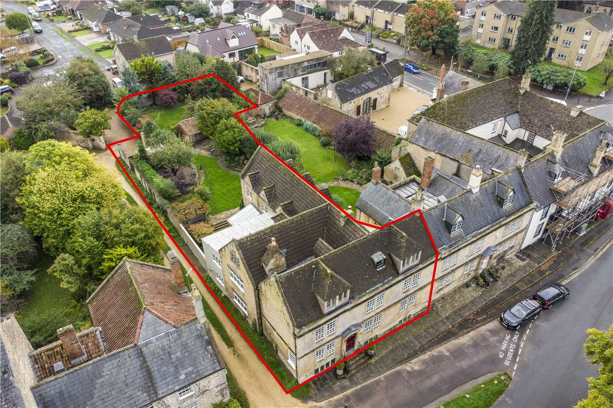 6 bedroom house, The Green, Calne SN11 - Sold
