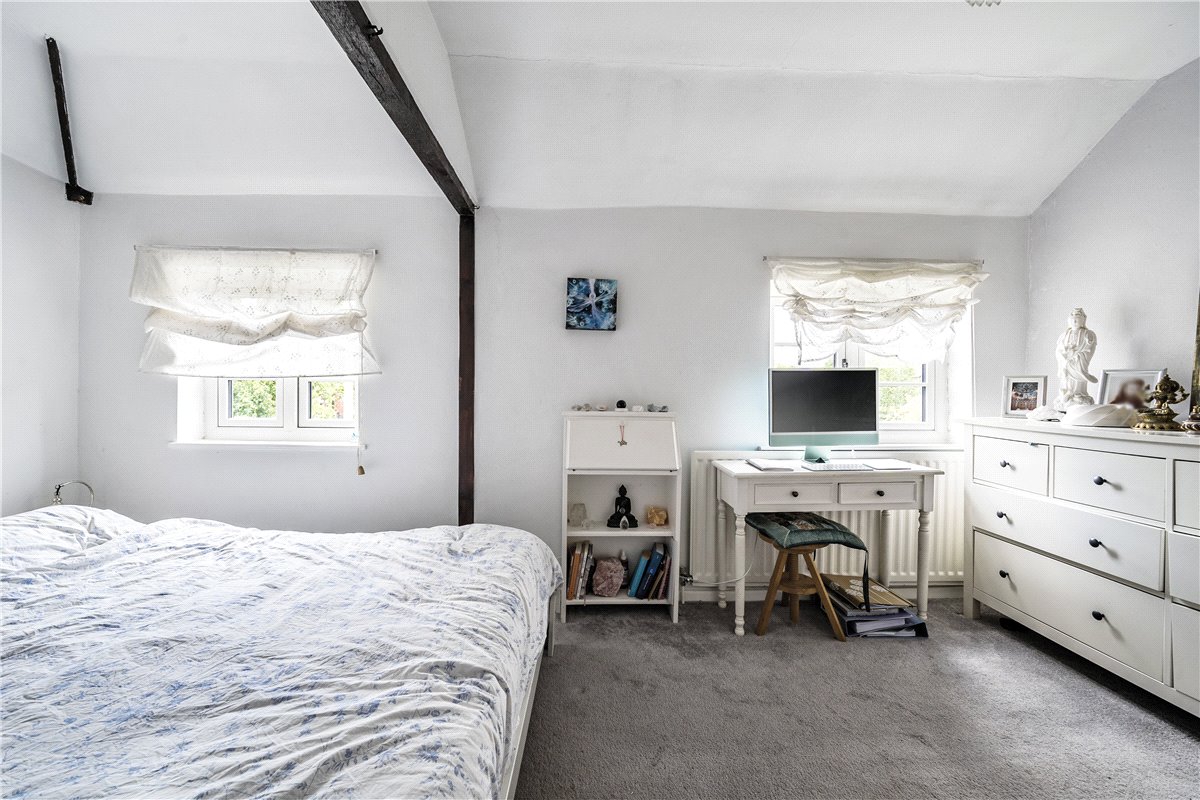 2 bedroom house, High Street, Manton SN8 - Available