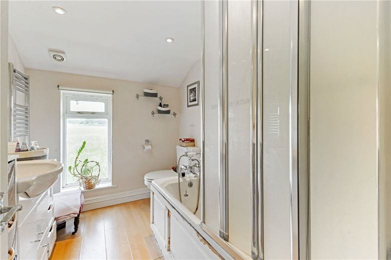 4 bedroom house, Knowle, Pewsey SN9 - Available