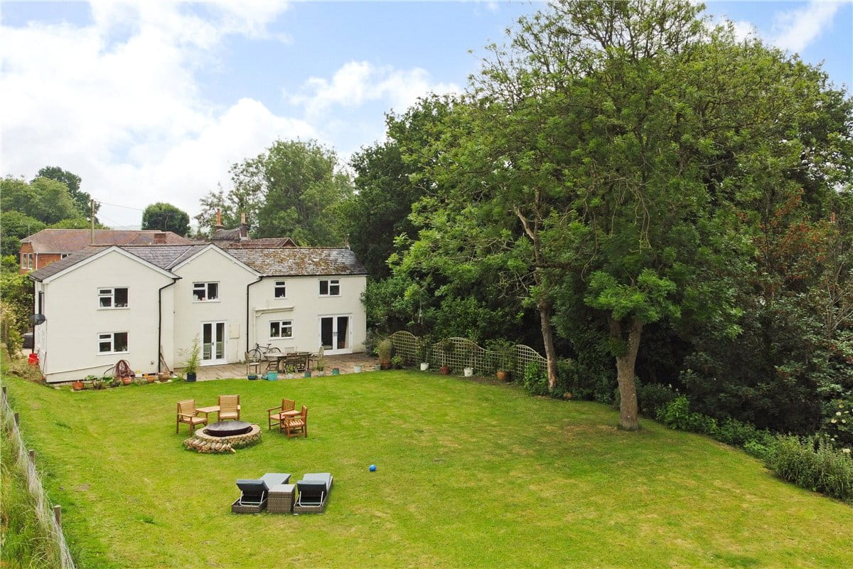 4 bedroom house, Knowle, Pewsey SN9 - Available