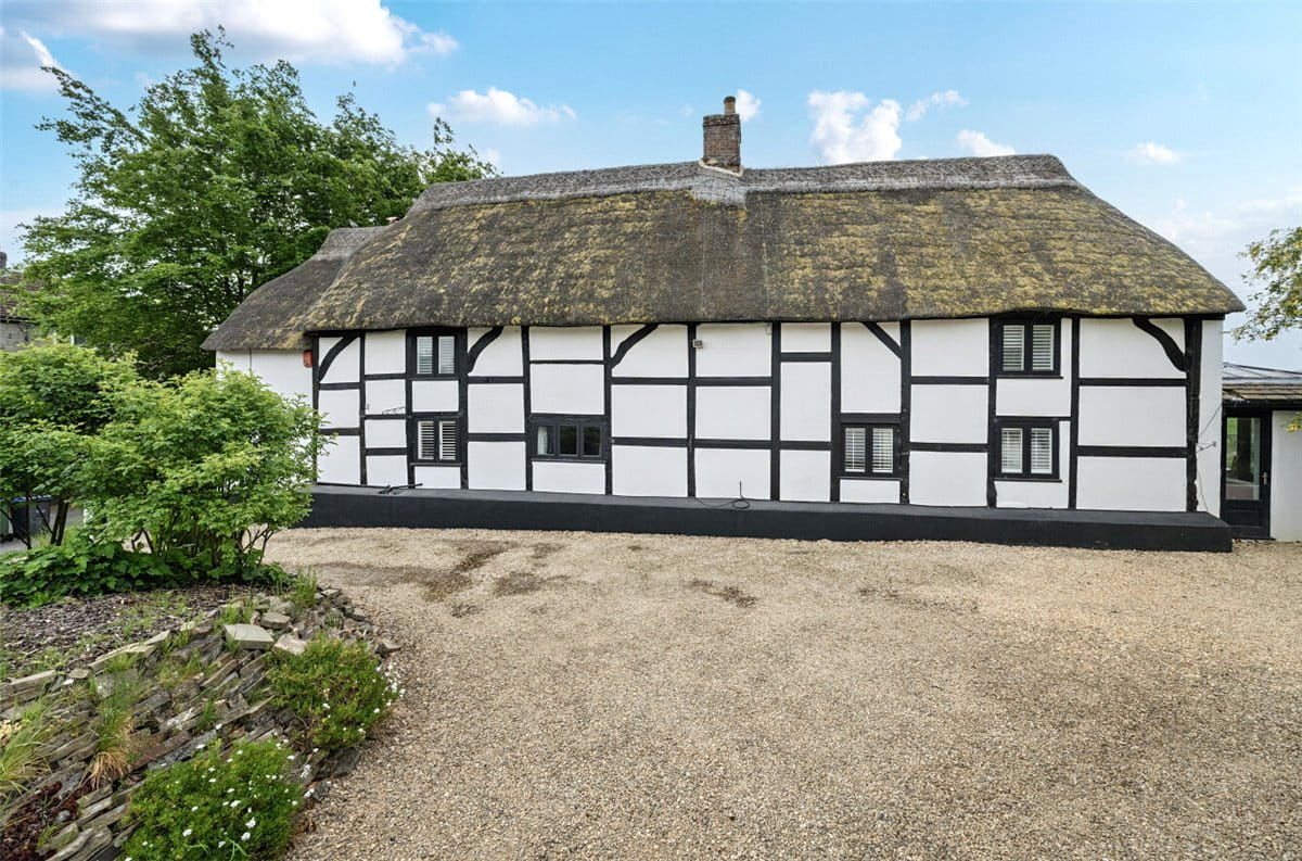 4 bedroom house, Yatesbury, Calne SN11 - Available