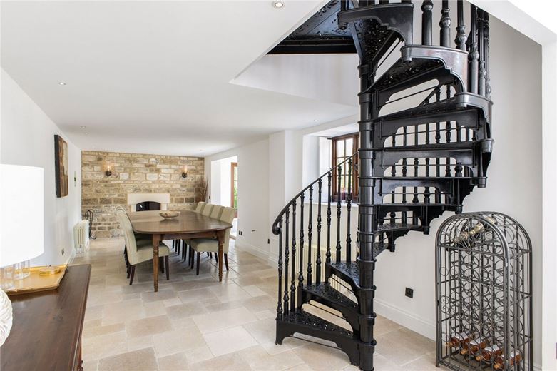 4 bedroom house, Broome Manor Lane, Swindon SN3 - Sold STC