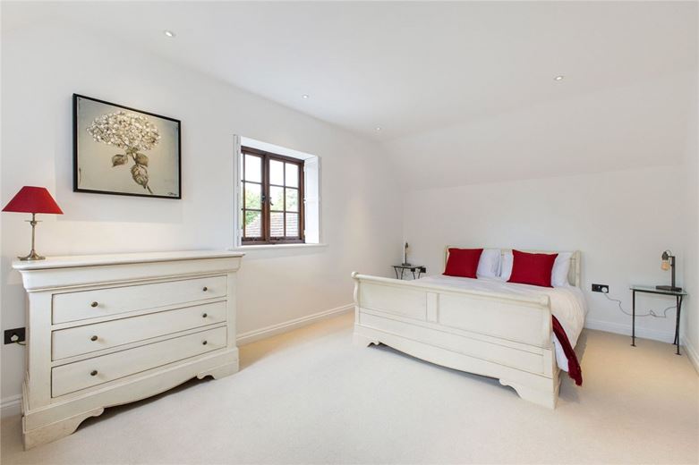 4 bedroom house, Broome Manor Lane, Swindon SN3 - Sold STC