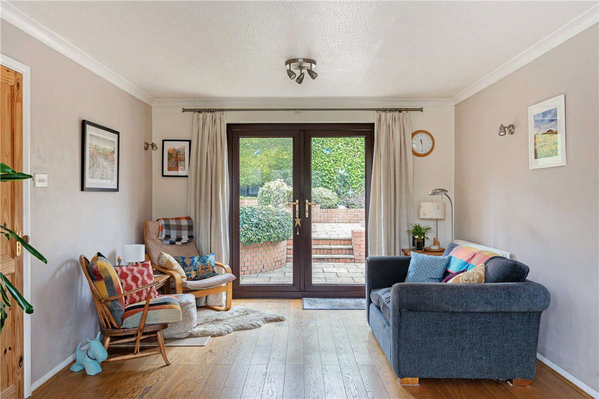 4 bedroom house, Hughes Close, Marlborough SN8 - Available