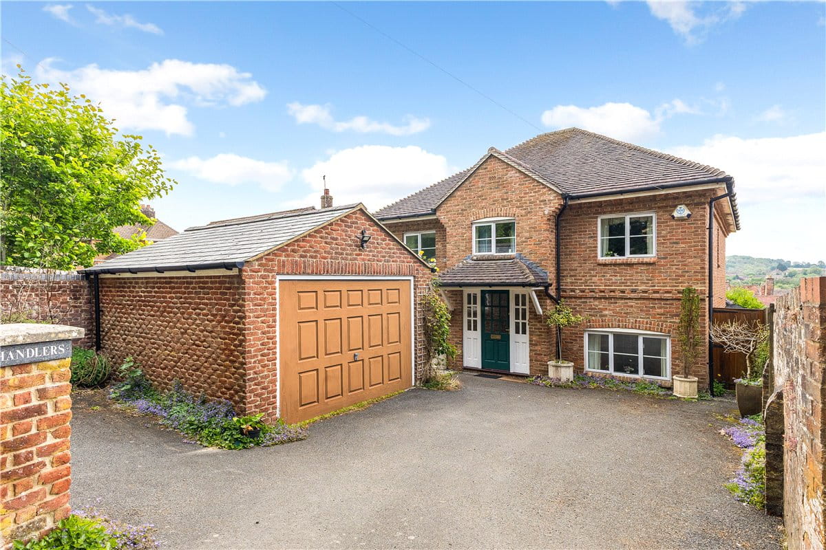 3 bedroom house, Back Lane, Marlborough SN8 - Available