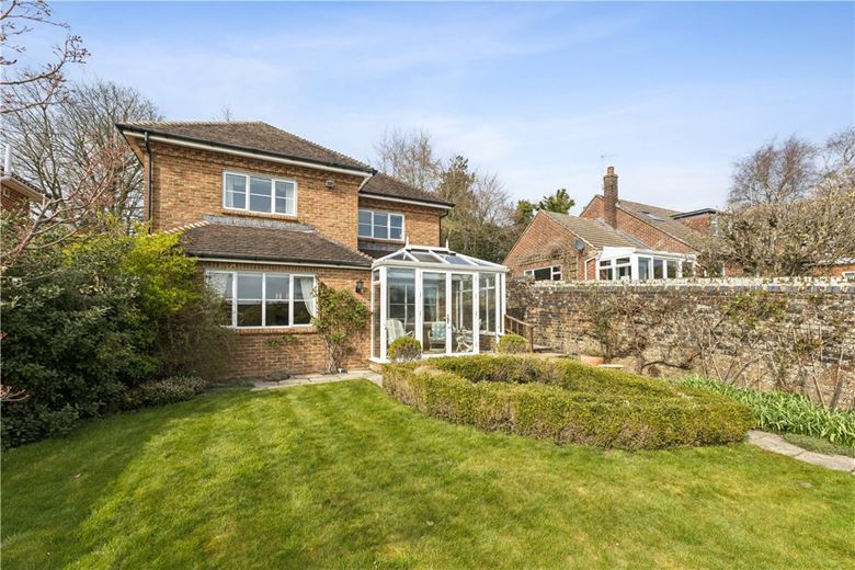 3 bedroom house, Back Lane, Marlborough SN8 - Available