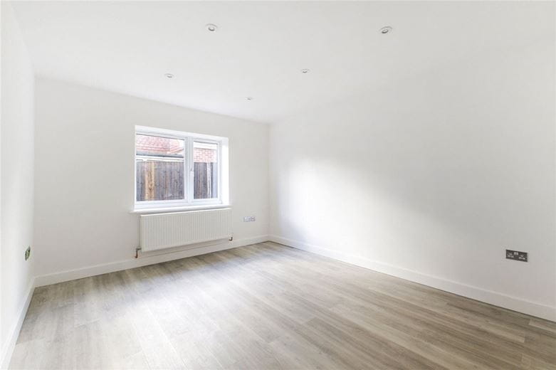 5 bedroom house, Manor Road, Sherborne St. John RG24 - Available