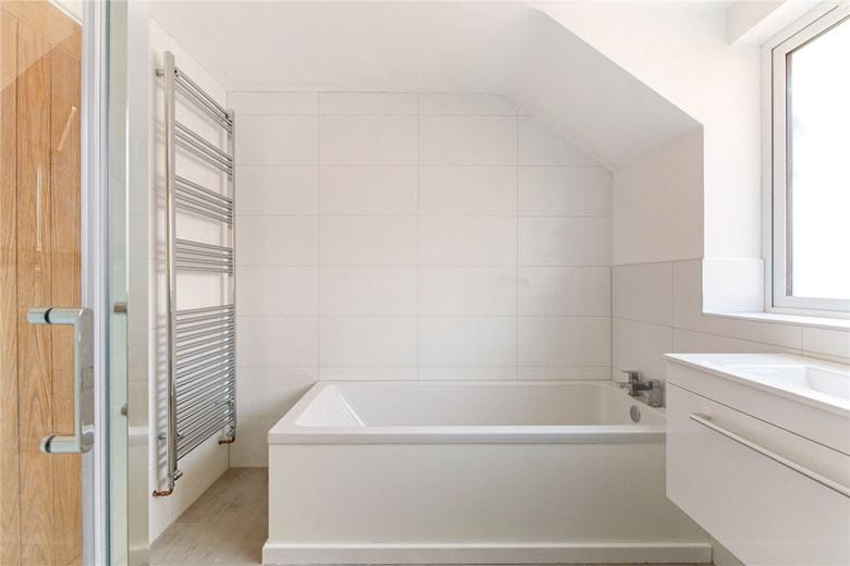 5 bedroom house, Manor Road, Sherborne St. John RG24 - Available