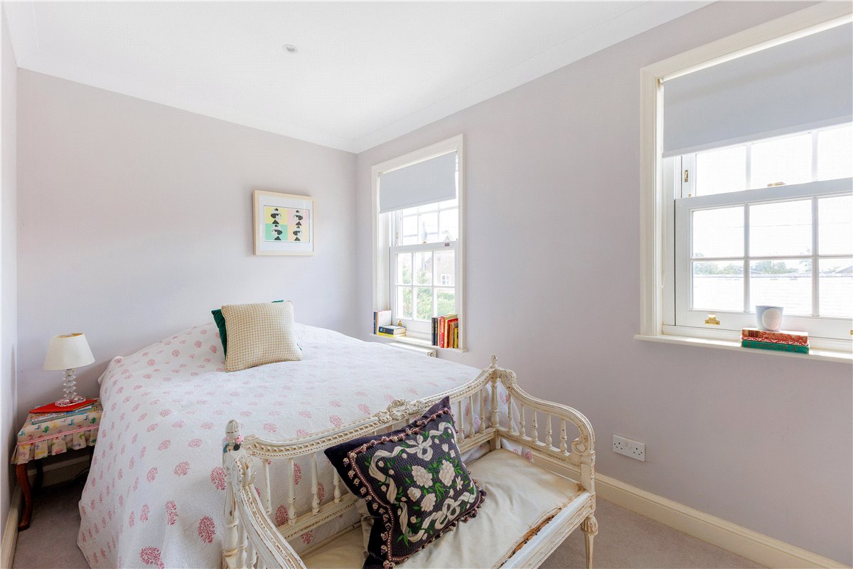 5 bedroom house, Honeystreet, Pewsey SN9 - Available