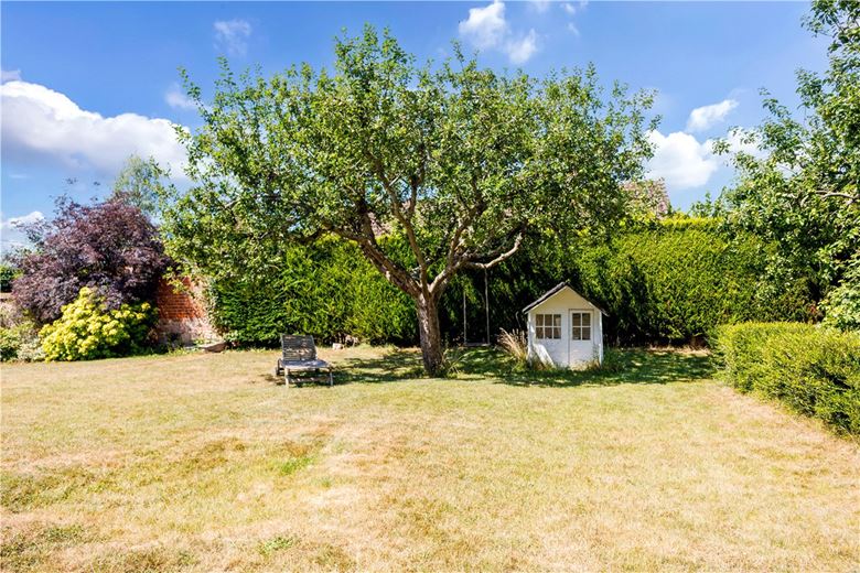 5 bedroom house, Honeystreet, Pewsey SN9 - Available