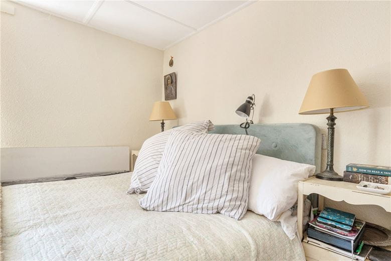 3 bedroom house, East Kennett, Marlborough SN8 - Available