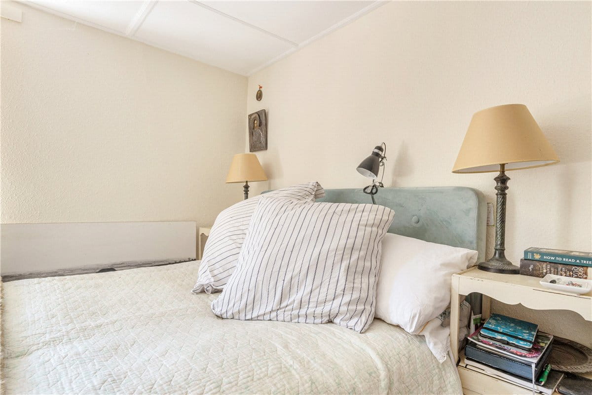 3 bedroom house, East Kennett, Marlborough SN8 - Available