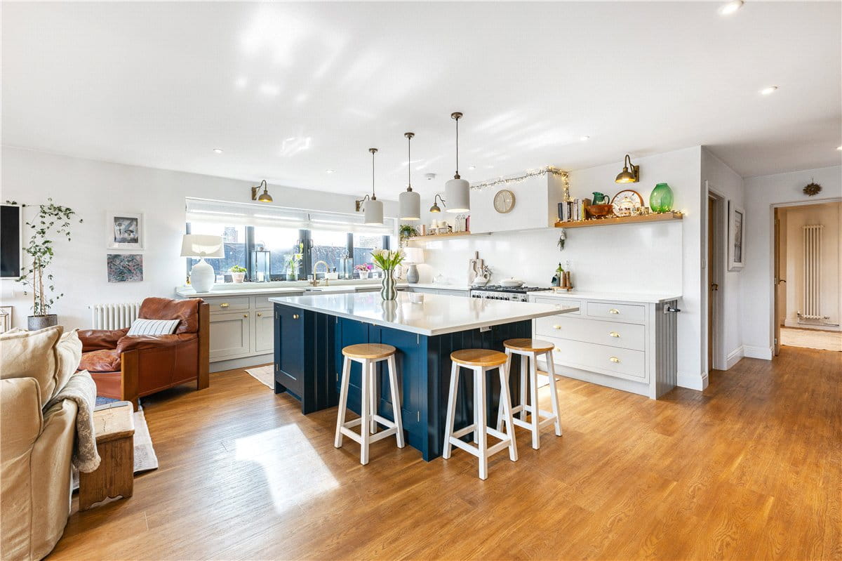 4 bedroom house, Blowhorn Street, Marlborough SN8 - Sold STC