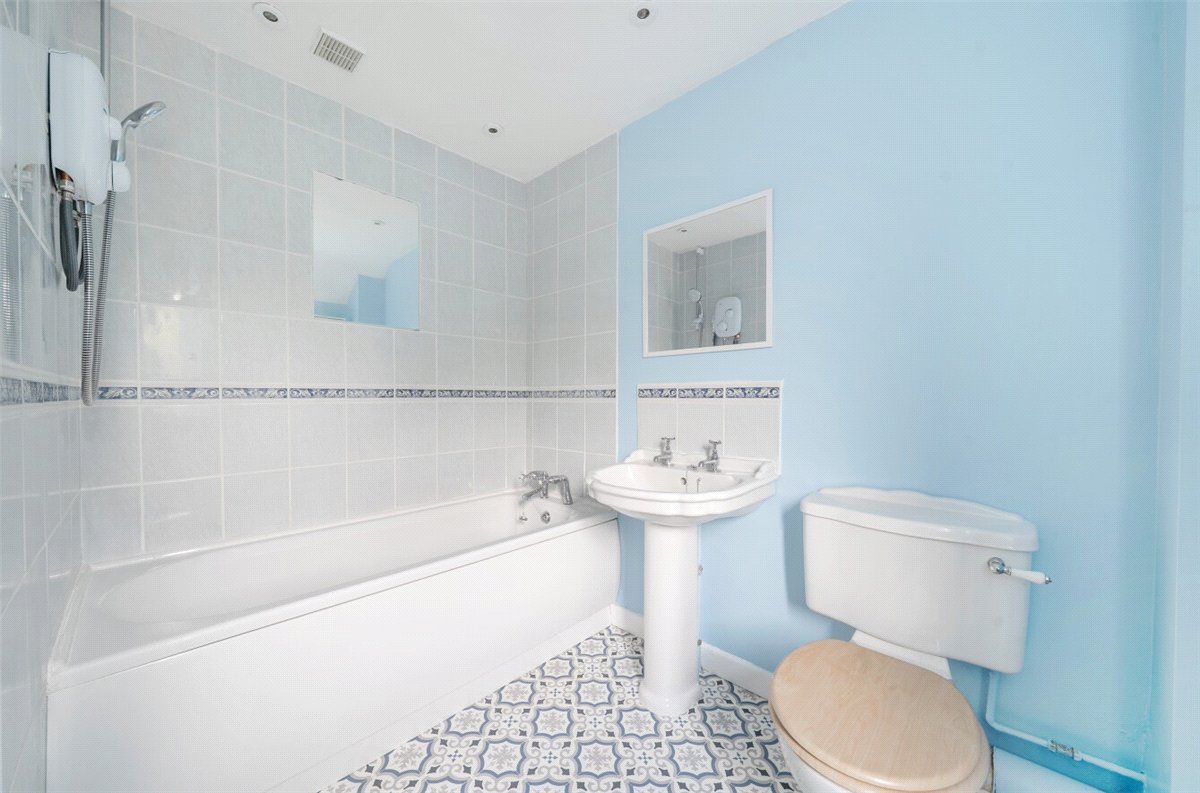 3 bedroom house, Yatesbury, Calne SN11 - Available