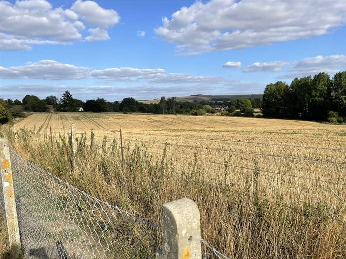 2 bedroom bungalow, Broadfields, Pewsey SN9 - Sold STC