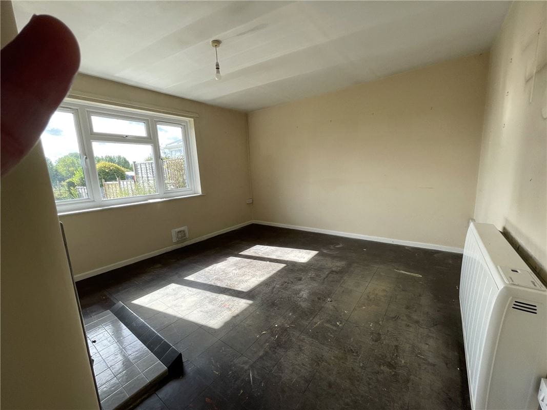 2 bedroom bungalow, Broadfields, Pewsey SN9 - Sold STC