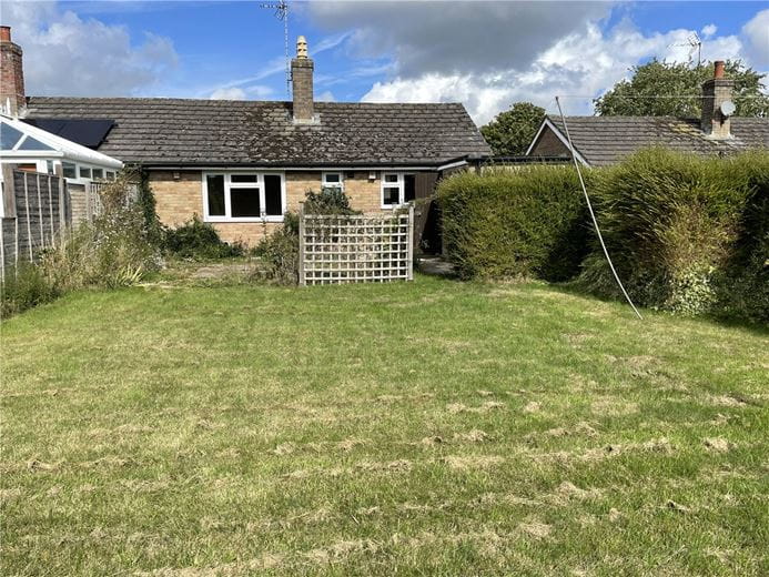 2 bedroom bungalow, Broadfields, Pewsey SN9 - Sold STC