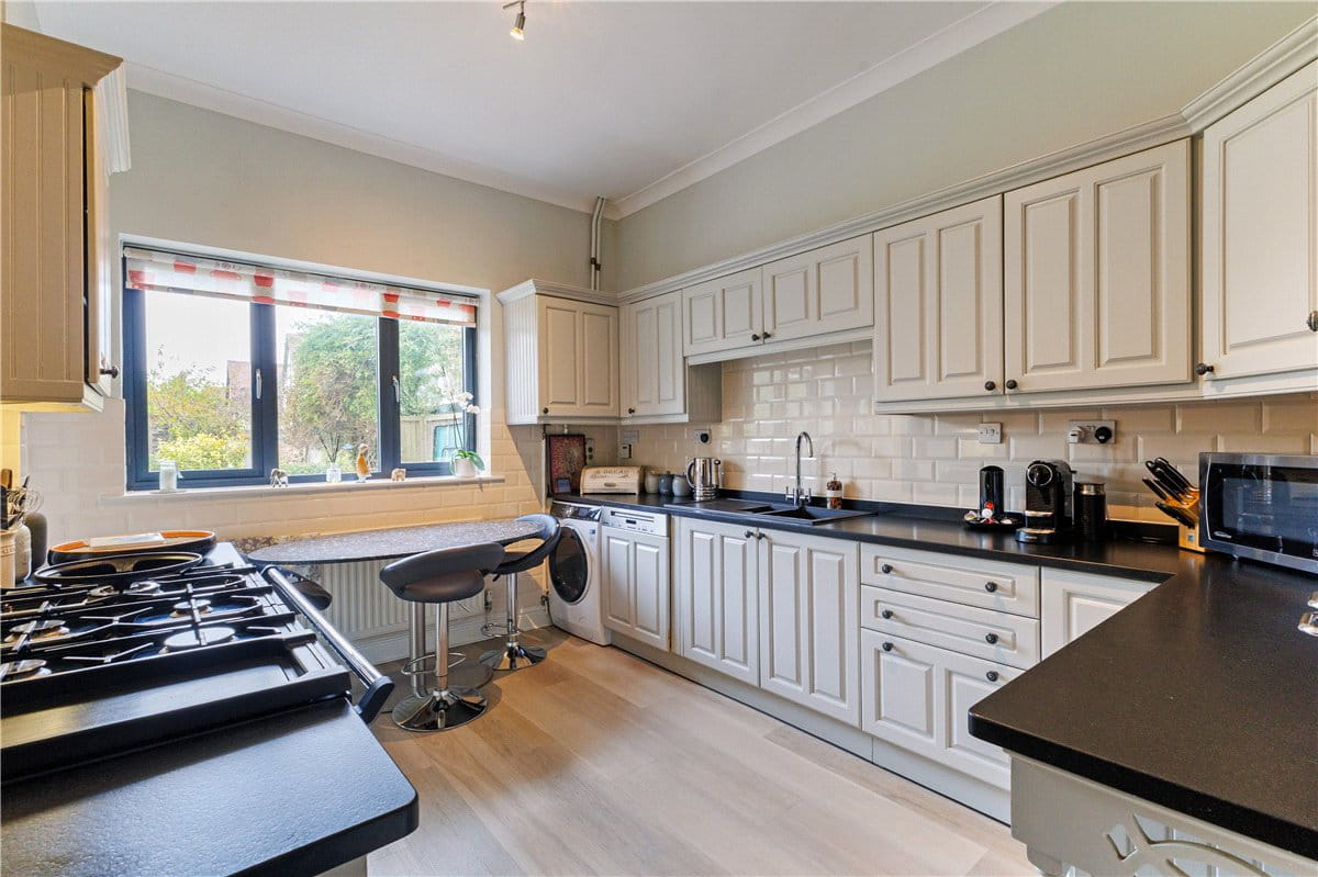 4 bedroom house, Russley Park, Baydon SN8 - Available