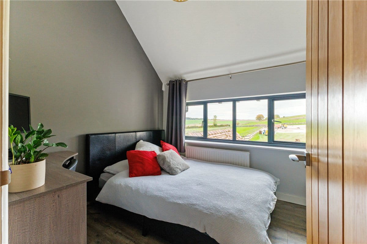 4 bedroom house, Russley Park, Baydon SN8 - Available