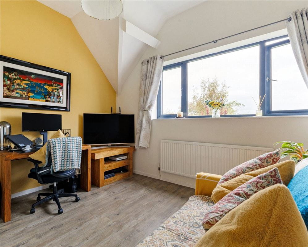 4 bedroom house, Russley Park, Baydon SN8 - Available