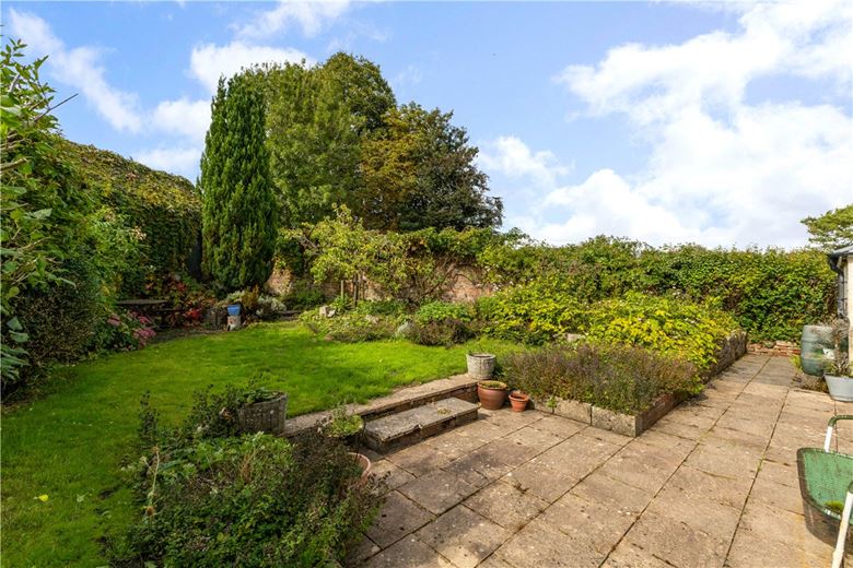 4 bedroom house, Salisbury Road, Marlborough SN8 - Available