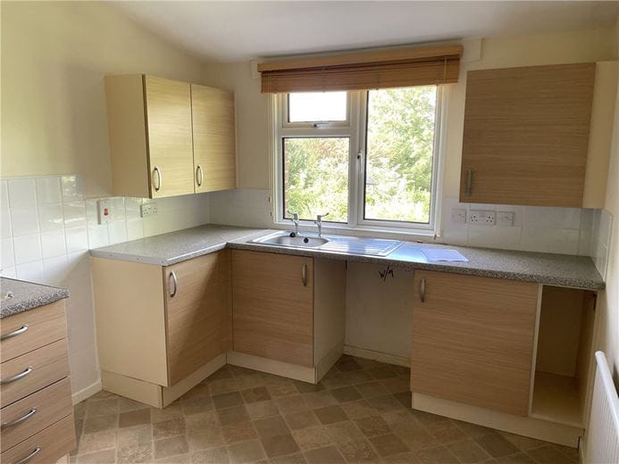 2 bedroom bungalow, Manton Close, Manton SN8 - Available