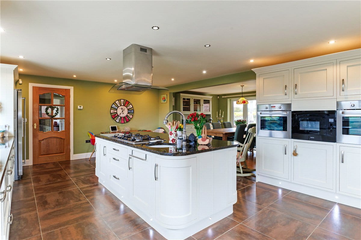 6 bedroom house, The Barton, Clyffe Pypard SN4 - Available