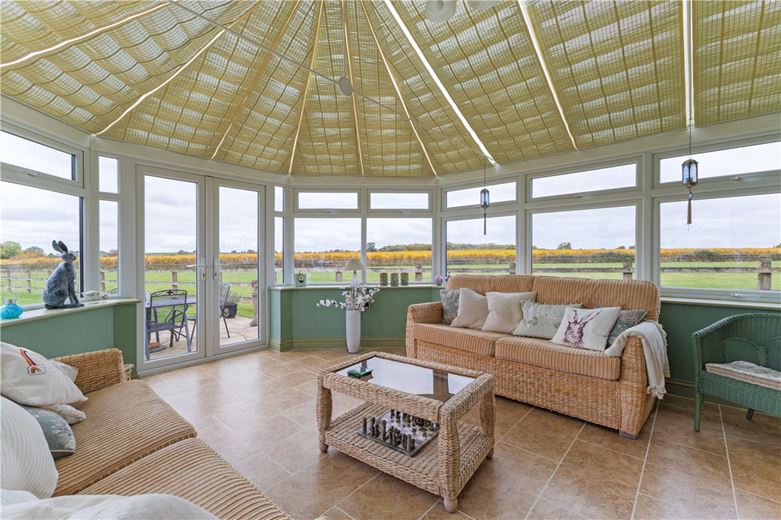 6 bedroom house, The Barton, Clyffe Pypard SN4 - Available