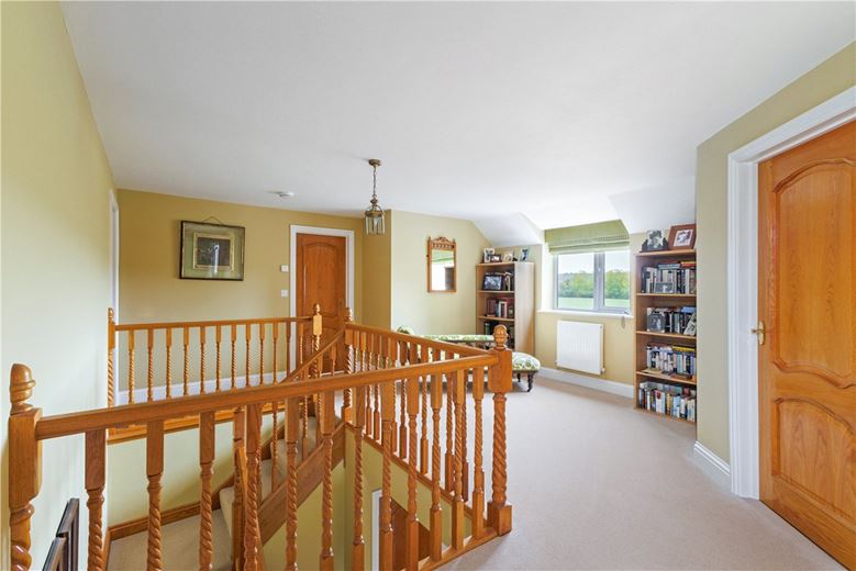6 bedroom house, The Barton, Clyffe Pypard SN4 - Available