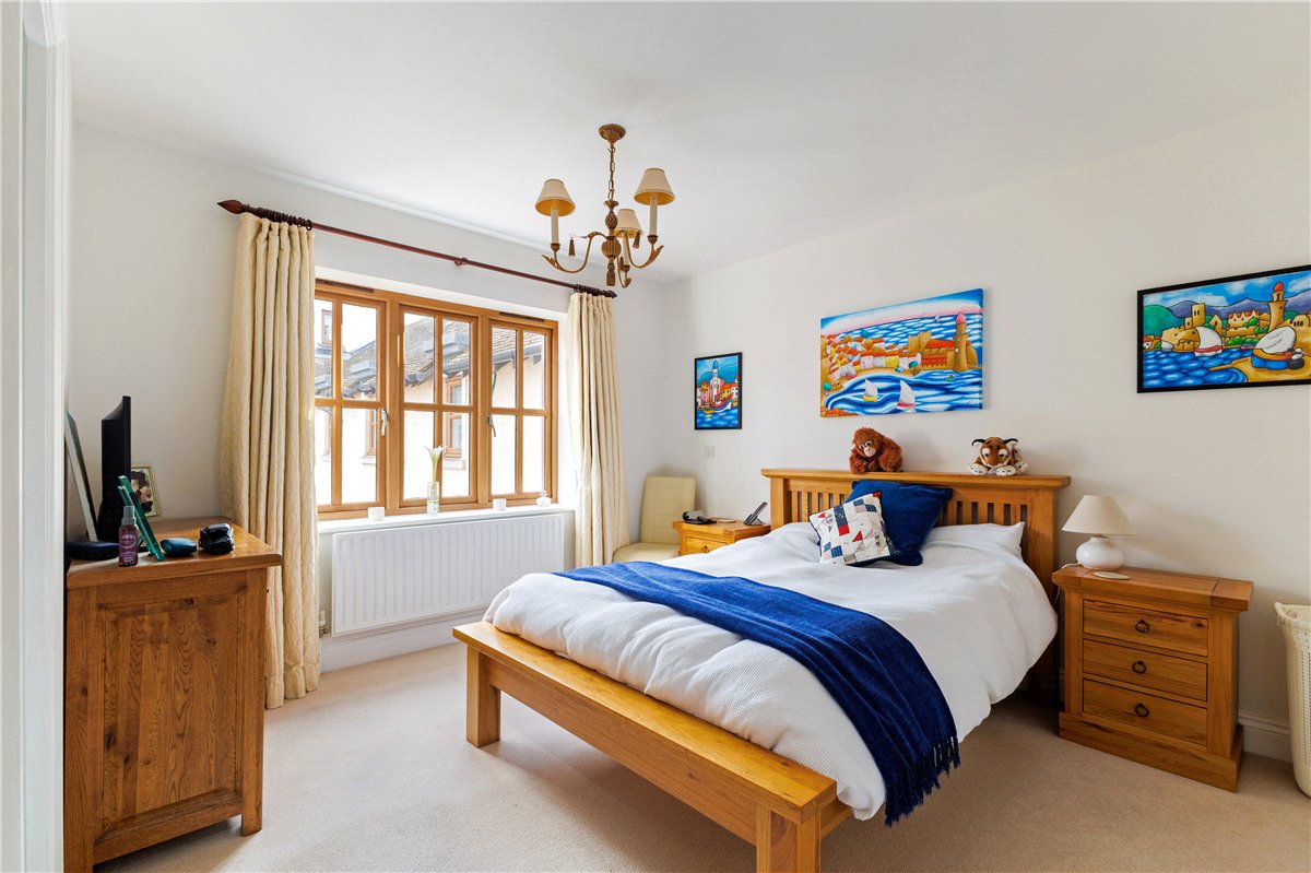 4 bedroom house, Cromwell Court, Marlborough SN8 - Available