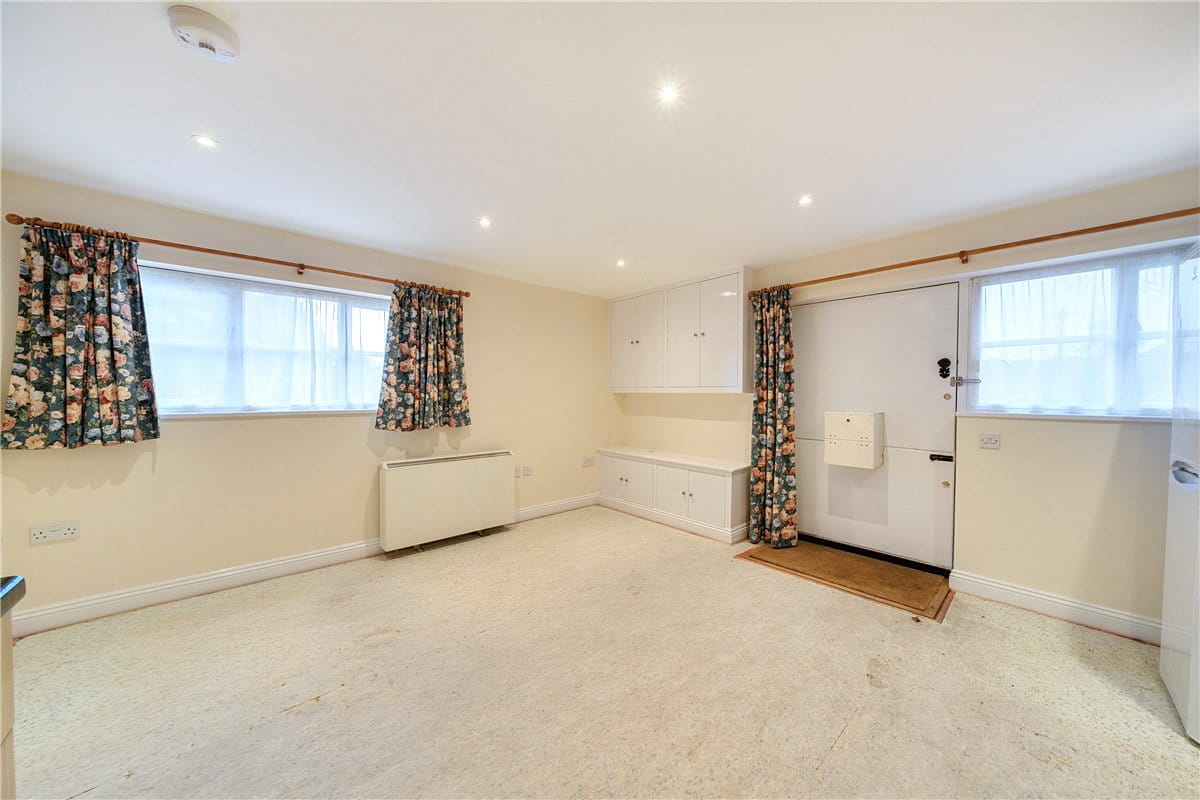 1 bedroom house, George Lane, Marlborough SN8 - Available