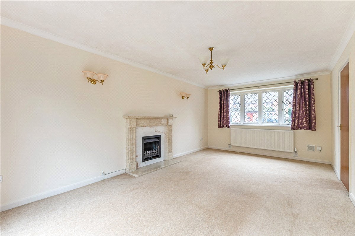 4 bedroom house, Manor Park, South Marston SN3 - Available