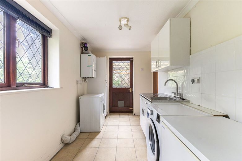 4 bedroom house, Manor Park, South Marston SN3 - Available