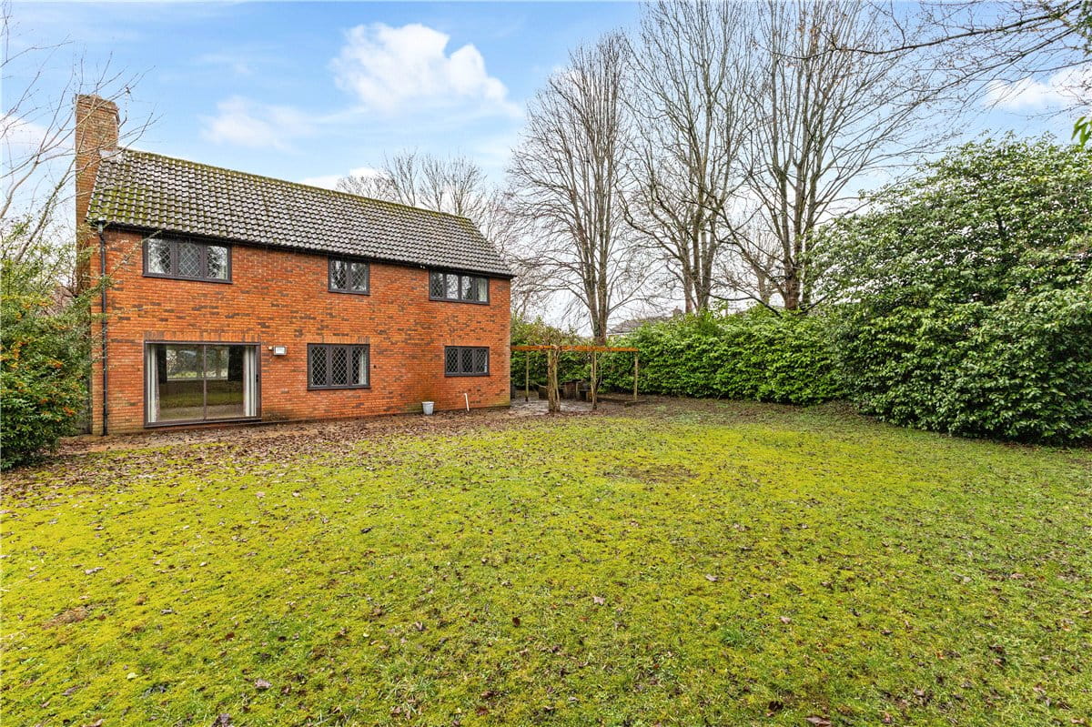 4 bedroom house, Manor Park, South Marston SN3 - Available