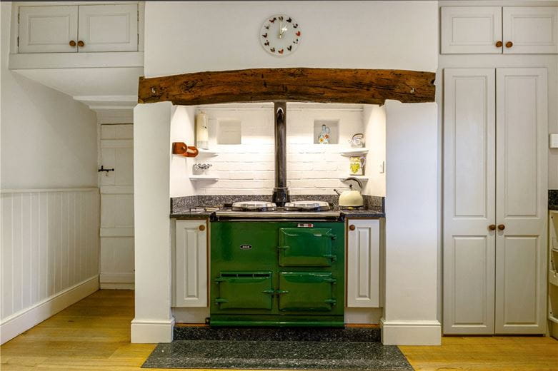 6 bedroom house, Farm Lane, Aldbourne SN8 - Available