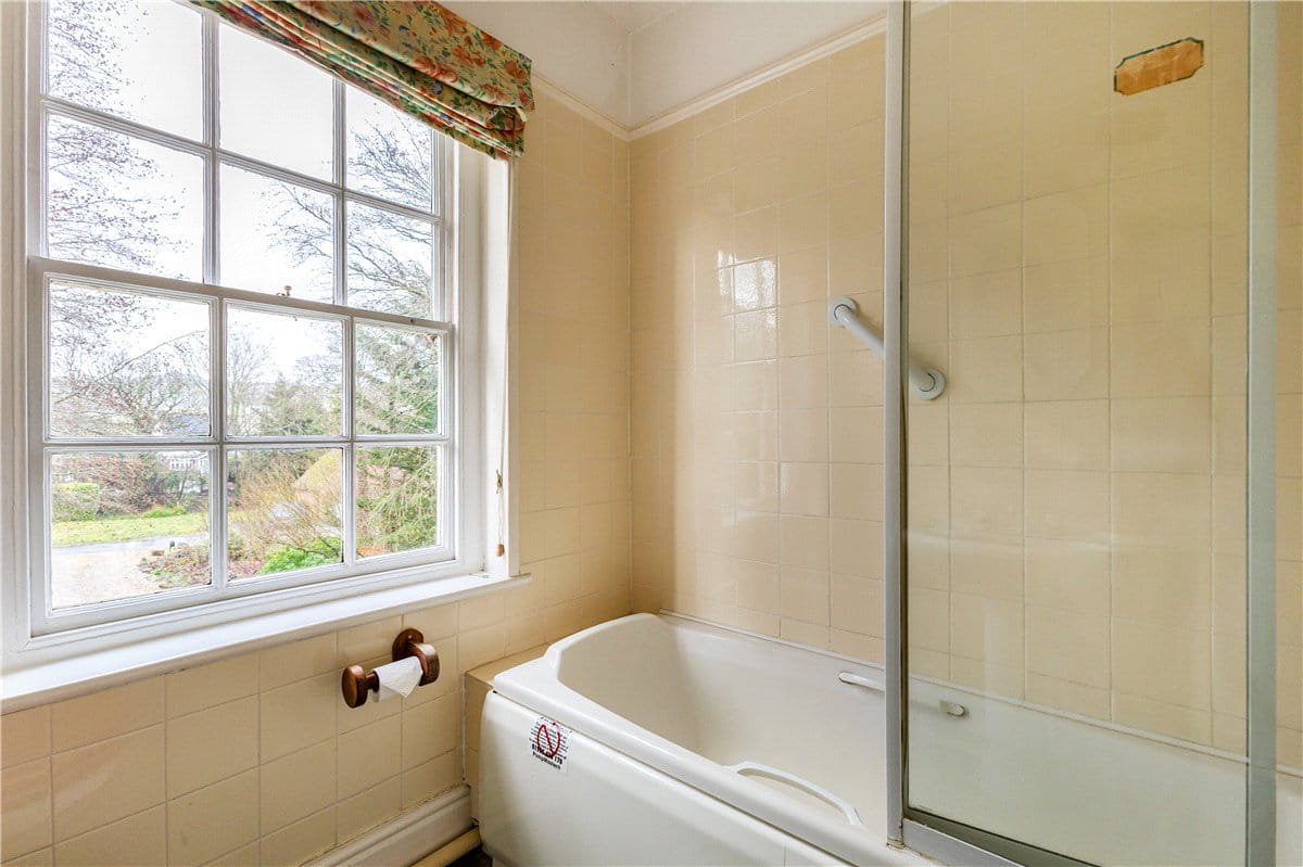 6 bedroom house, Farm Lane, Aldbourne SN8 - Available