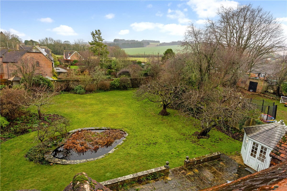 6 bedroom house, Farm Lane, Aldbourne SN8 - Available