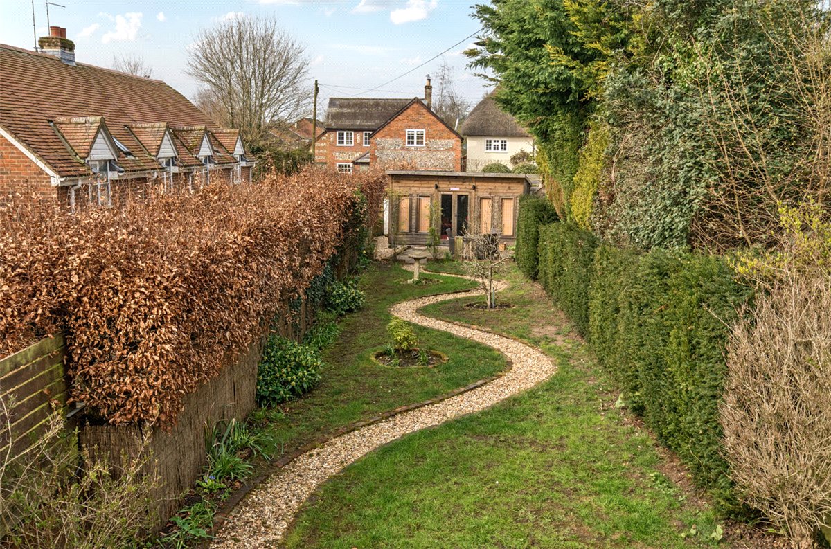 2 bedroom house, Dyers Yard, Ramsbury SN8 - Available