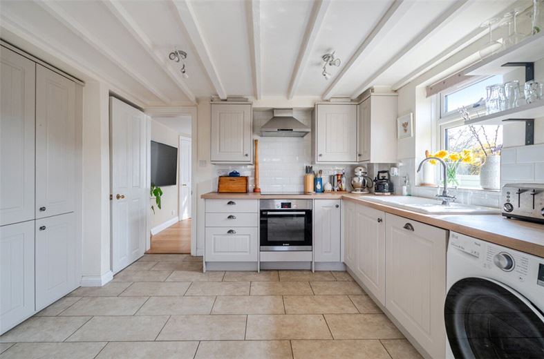 2 bedroom house, Dyers Yard, Ramsbury SN8 - Available