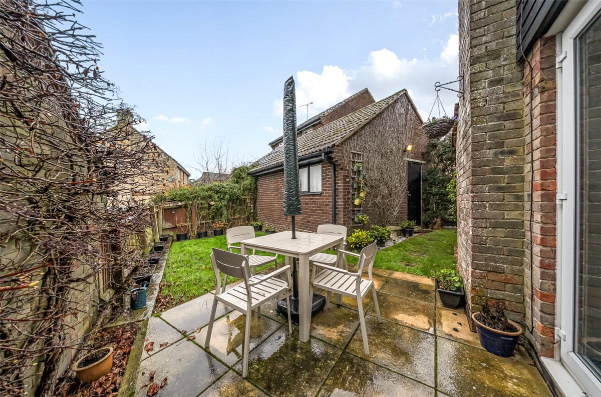 3 bedroom house, Squires Hill Close, Woodshaw SN4 - Available